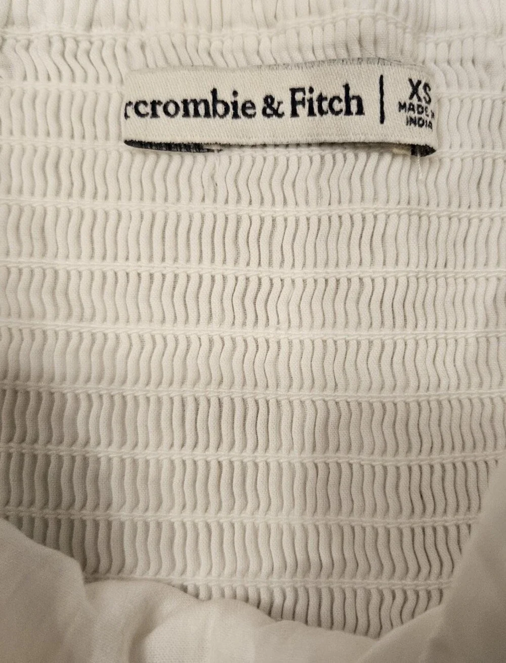 Abercrombie & Fitch White Peasant-Style Scoop Neck Blouse